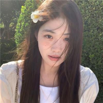 触碰的双手